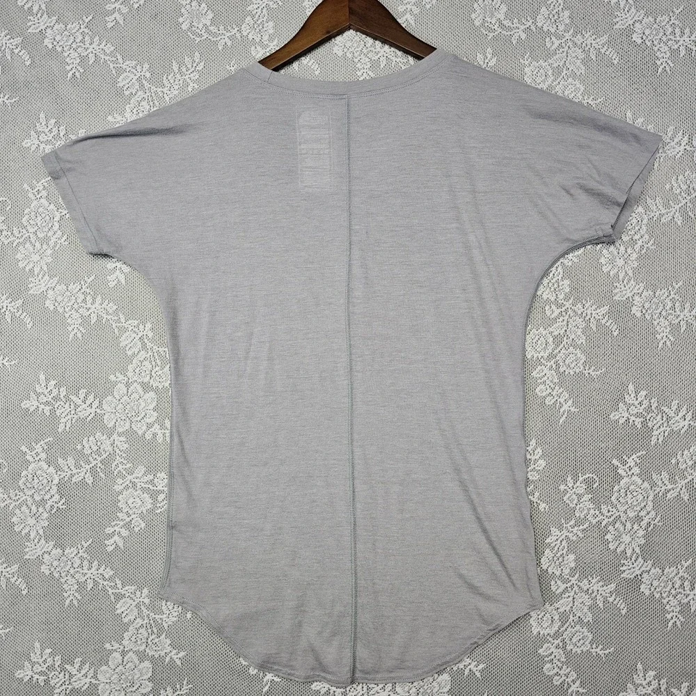 The North Face Gray American‎ Flag Logo Relaxed Fit T Shirt Women's S Patriotic - Picture 2 of 6